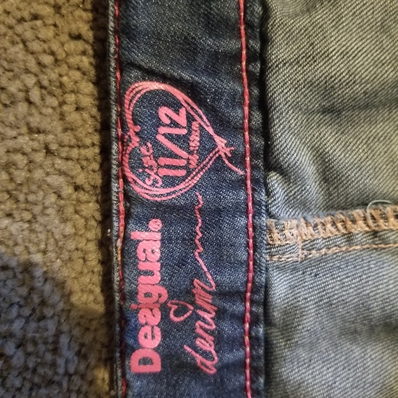 Short - Picture 3 of 3